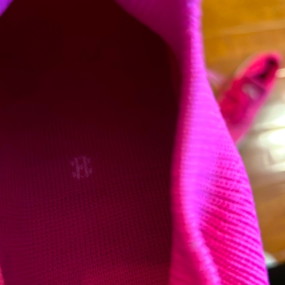 🌻3 for $21.  Pink size 8 sneakers. Excellent condition. - Picture 3 of 4